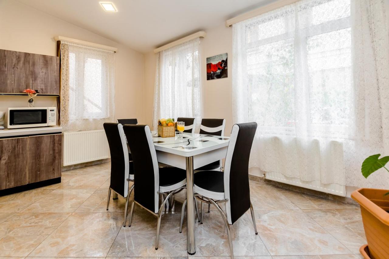 Comfortable House On Marjanishvili Tbilisi